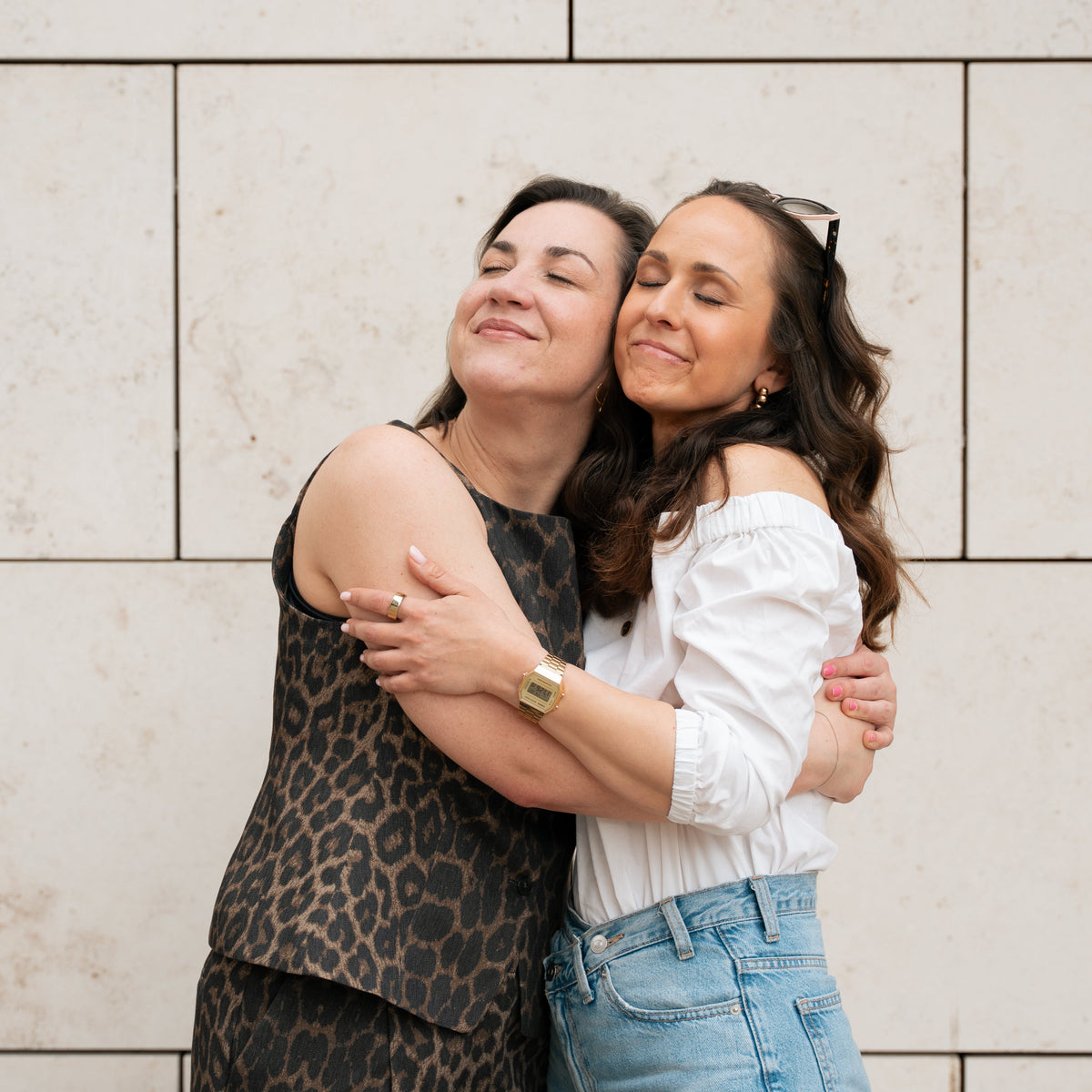 Das Gründungsteam belong. cosmetics Joa Bürger und Julia Kiener